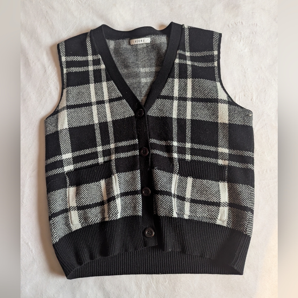 Sioni Black and Gray Knit Vest